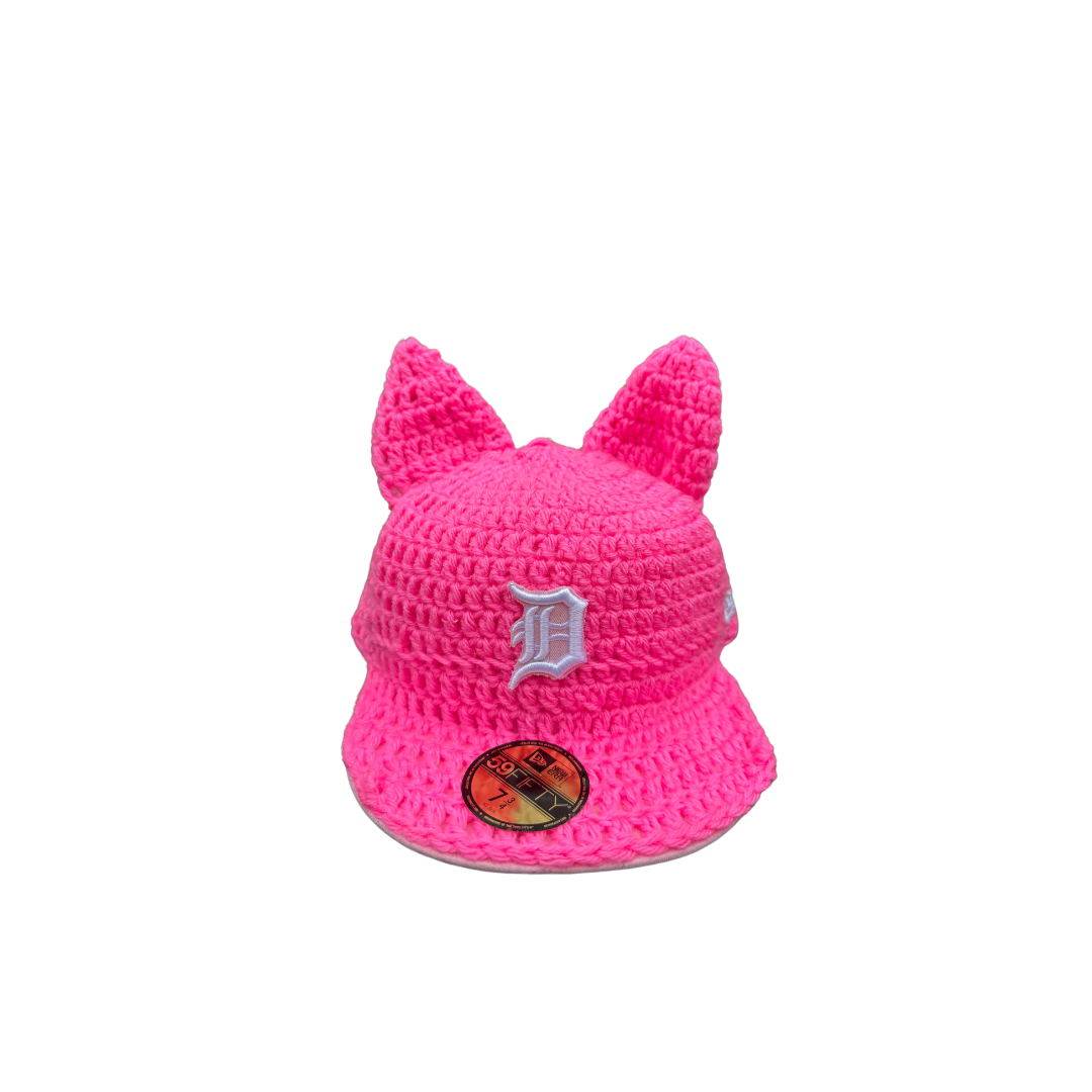 pINK “dETROIT” fITTED cAP