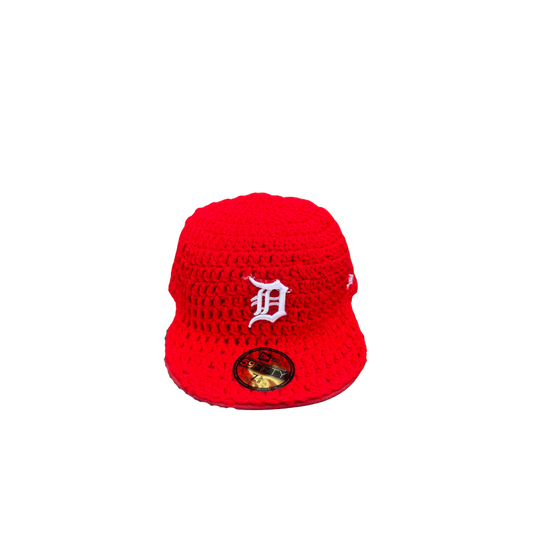 rED “dETROIT” fITTED cAP